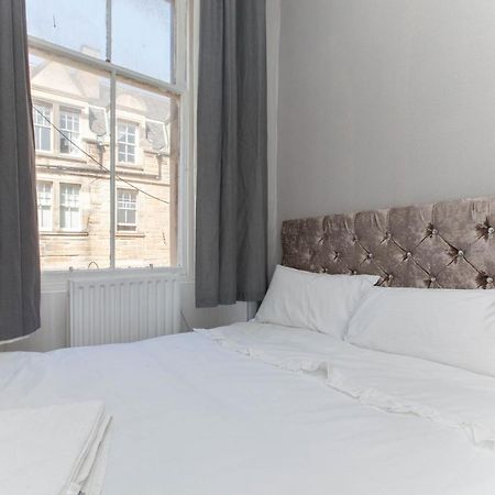 Bright & Homely City Centre Apartment Near Holyrood エディンバラ エクステリア 写真