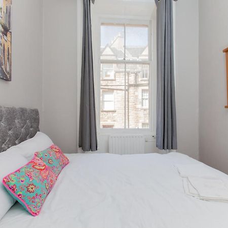 Bright & Homely City Centre Apartment Near Holyrood エディンバラ エクステリア 写真