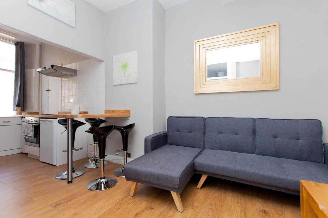 Bright & Homely City Centre Apartment Near Holyrood エディンバラ エクステリア 写真