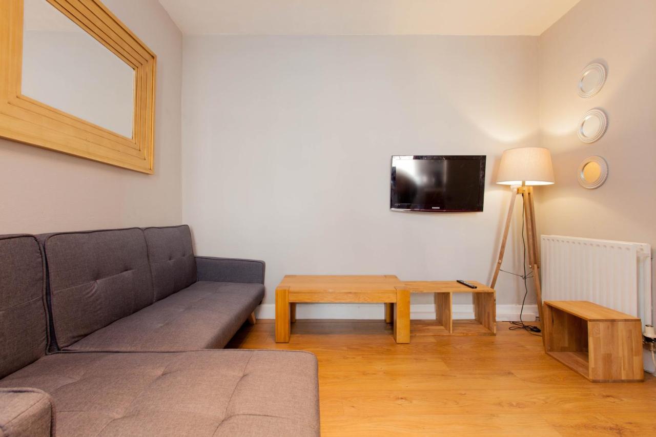 Bright & Homely City Centre Apartment Near Holyrood エディンバラ エクステリア 写真