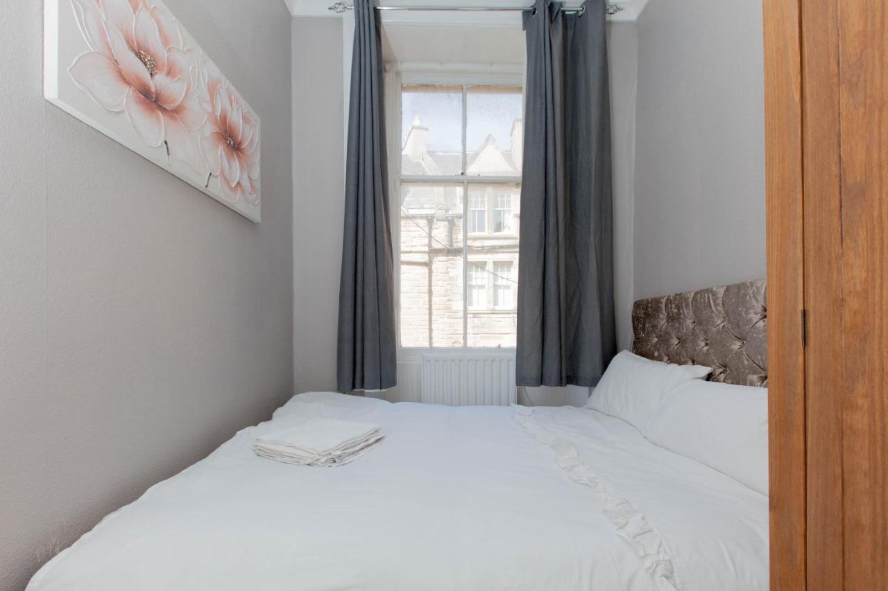 Bright & Homely City Centre Apartment Near Holyrood エディンバラ エクステリア 写真