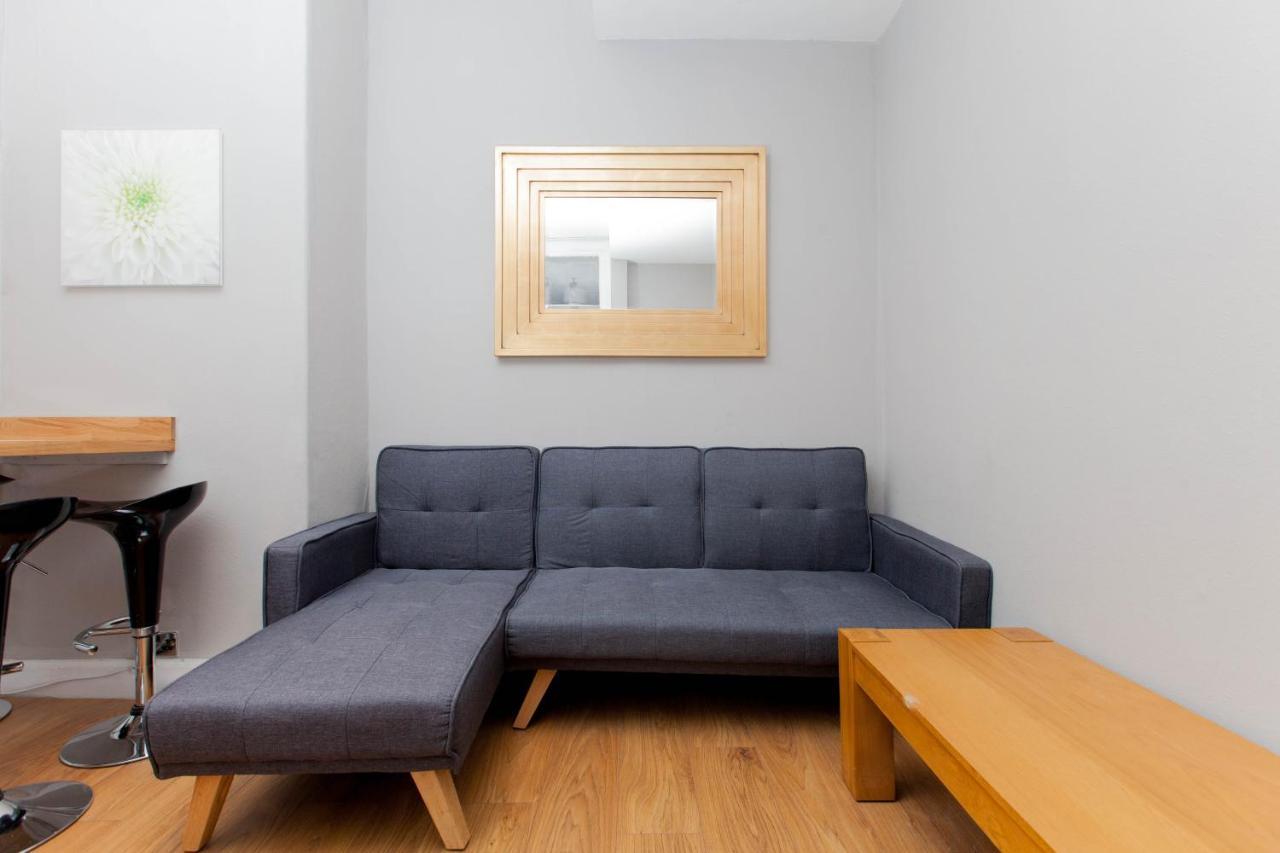 Bright & Homely City Centre Apartment Near Holyrood エディンバラ エクステリア 写真